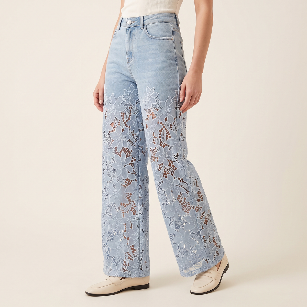 Women's Lace-Panel Wide-Leg Jeans in Light Blue, 3/4 angle